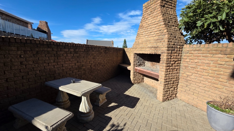 5 Bedroom Property for Sale in Dana Bay Western Cape